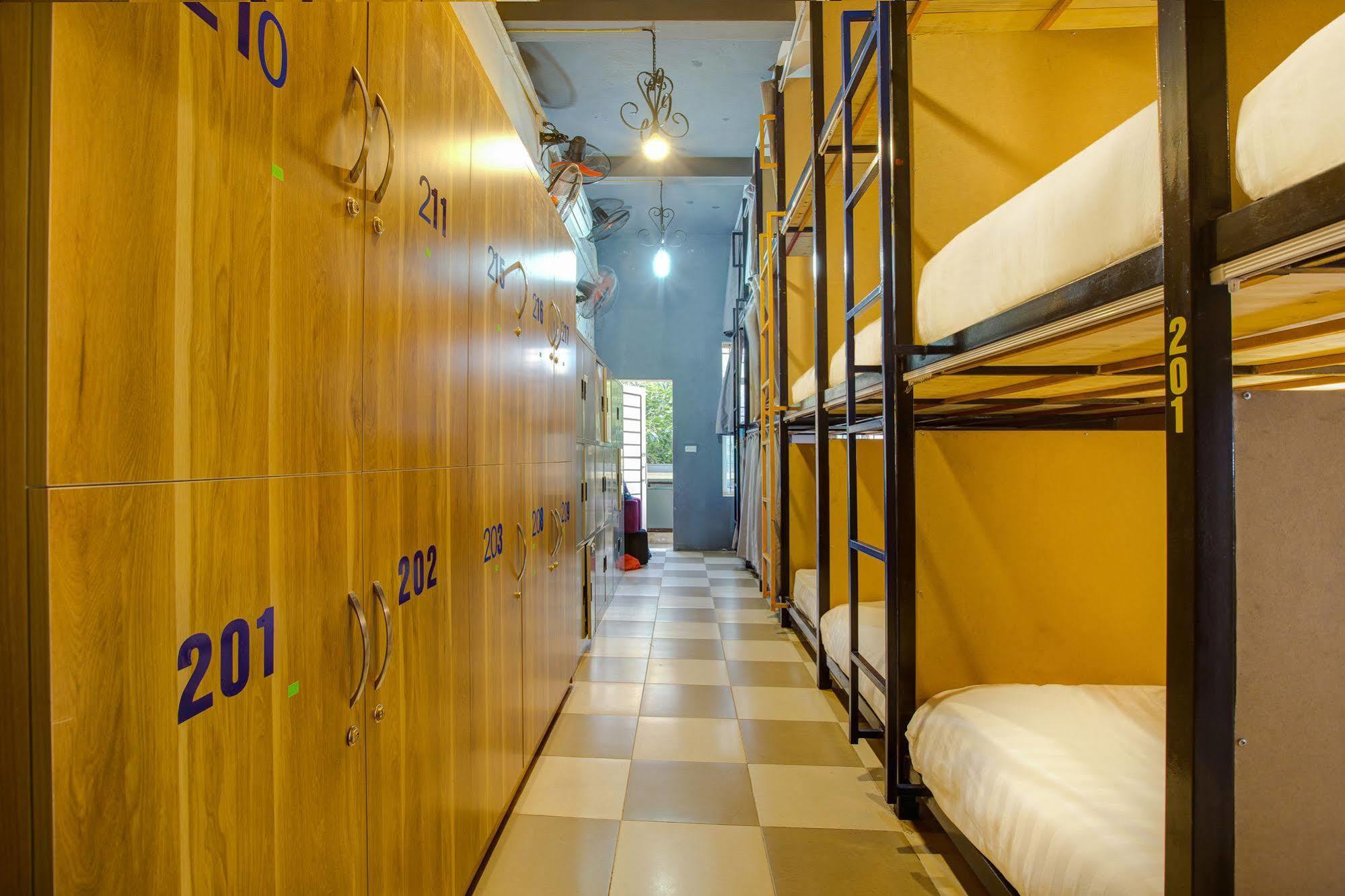 Az Hanoi Hostel Экстерьер фото