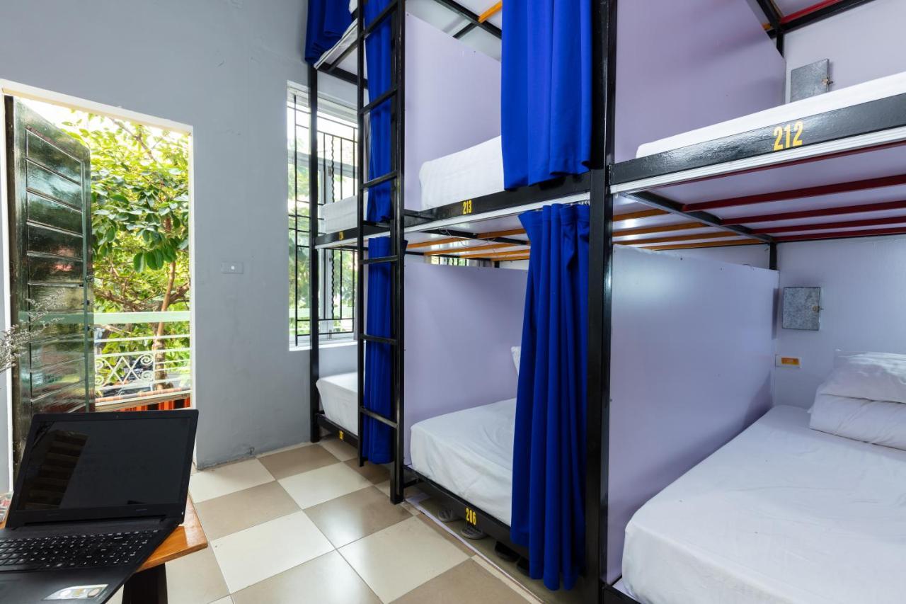 Az Hanoi Hostel Экстерьер фото